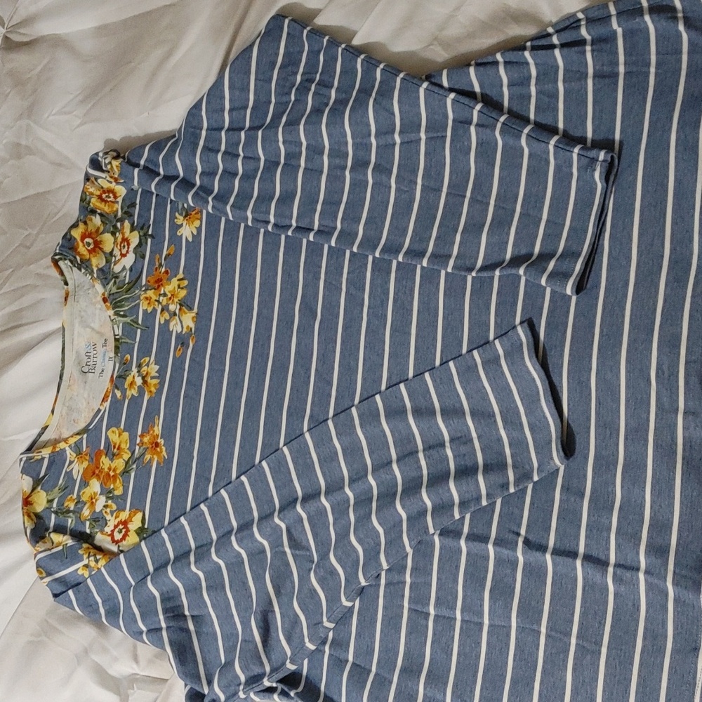 Bundle of three shirts size 1X. 1 NWOT and 2 Pre-owned. - Picture 4 of 7